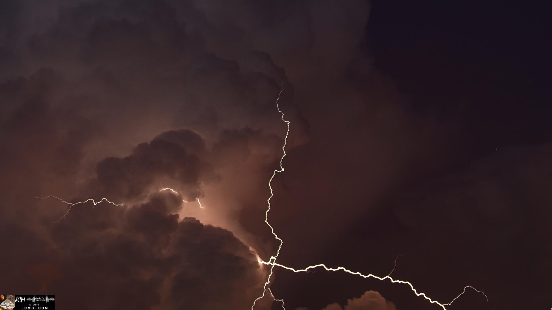 Lightning bolts - near Hendersonville, TN